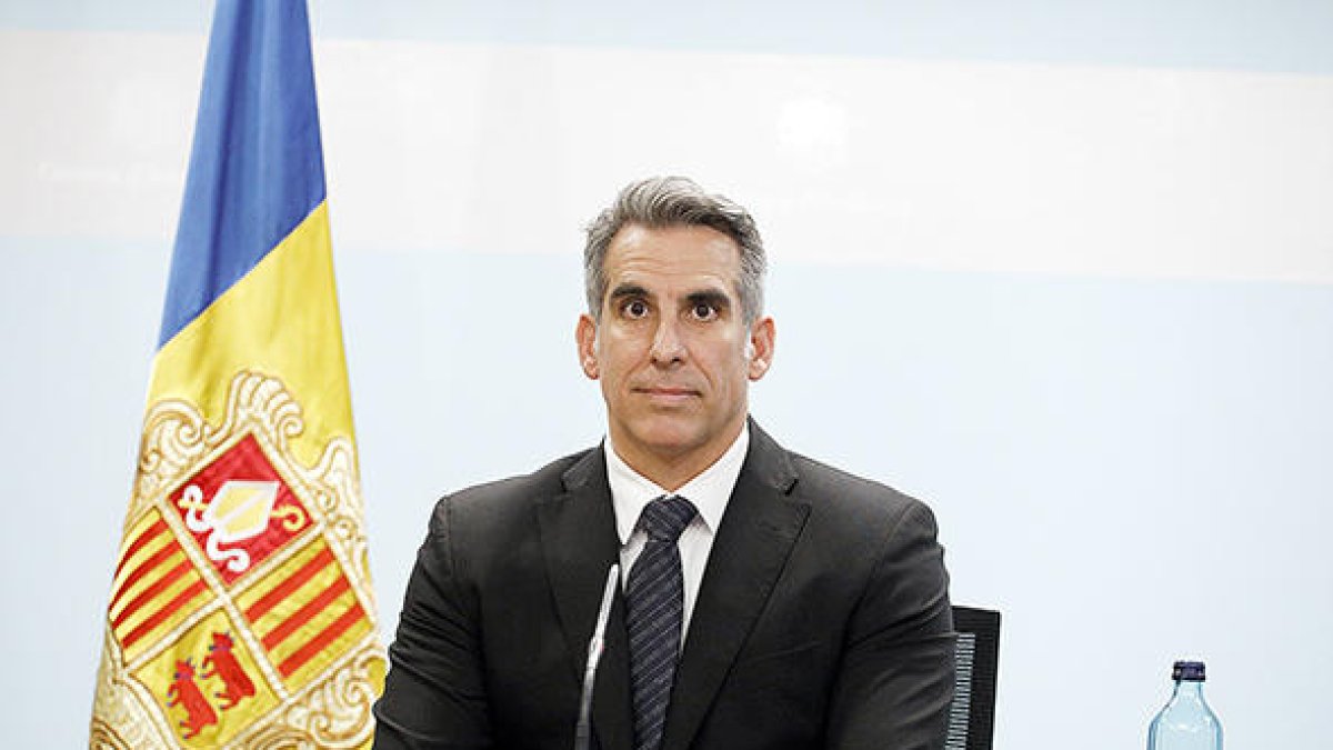 César Marquina.