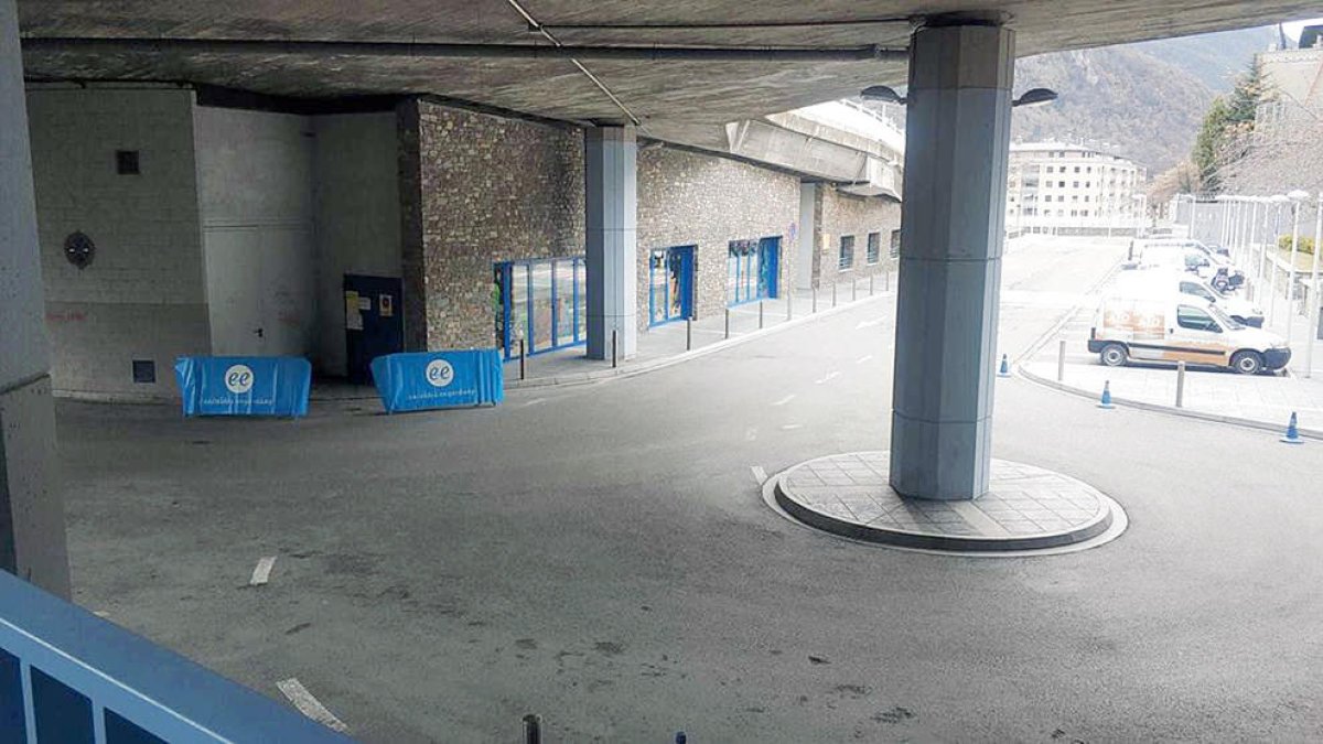 Un carrer prop de la plaça dels Dos Valires d'Escaldes-Engordany.