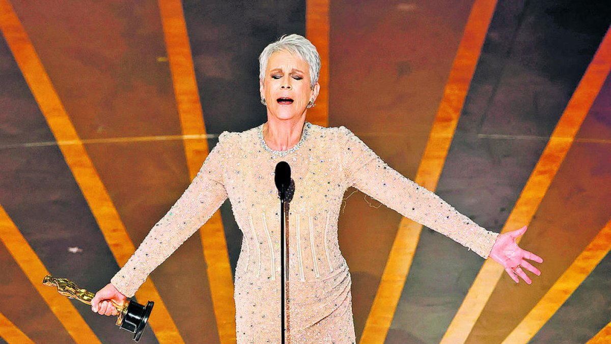 Jamie Lee Curtis va guanyar l'Oscar a millor actriu de repartiment per 'Tot a la vegada a tot arreu'.