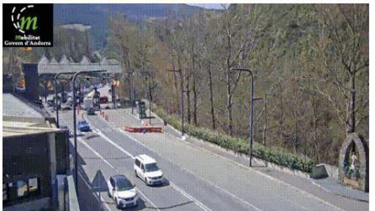 Vehicles entrant per la frontera hispanoandorrana