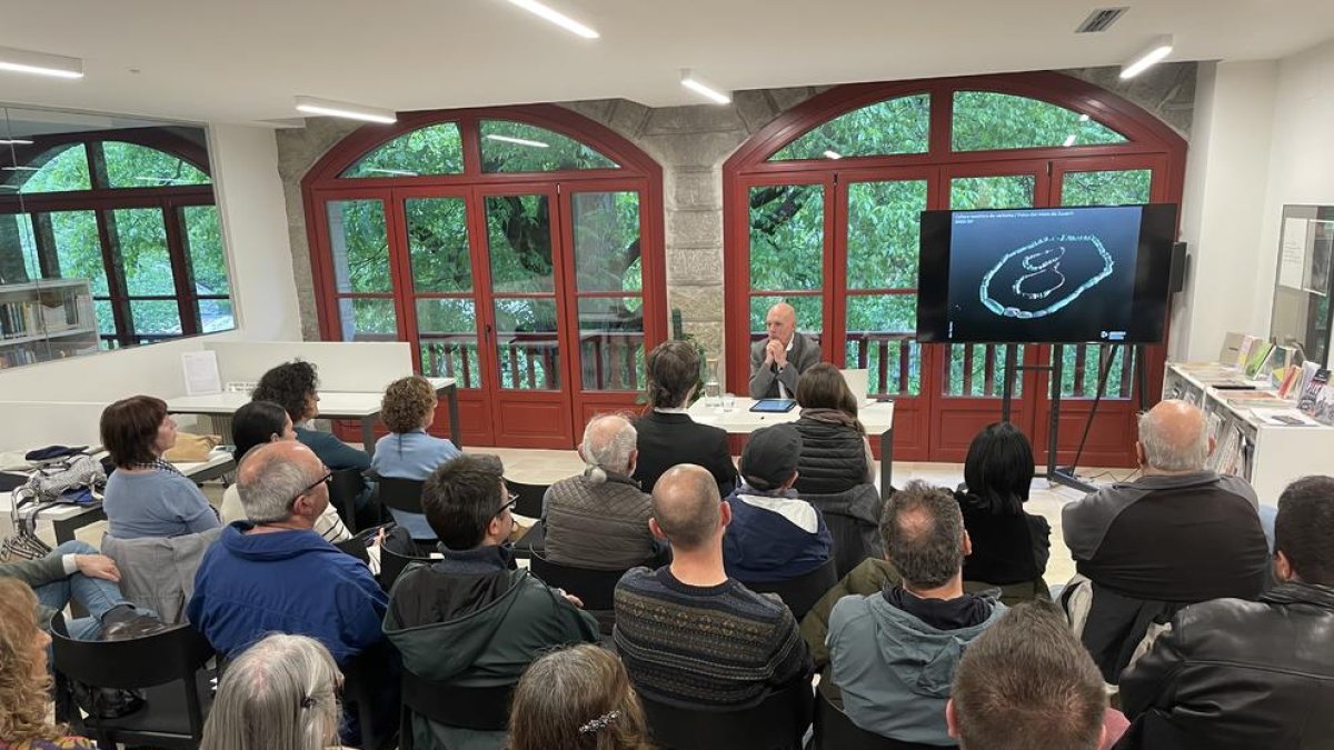 'La xerrada 'Una petita història cultural andorrana' a càrrec d'Albert Villaró.