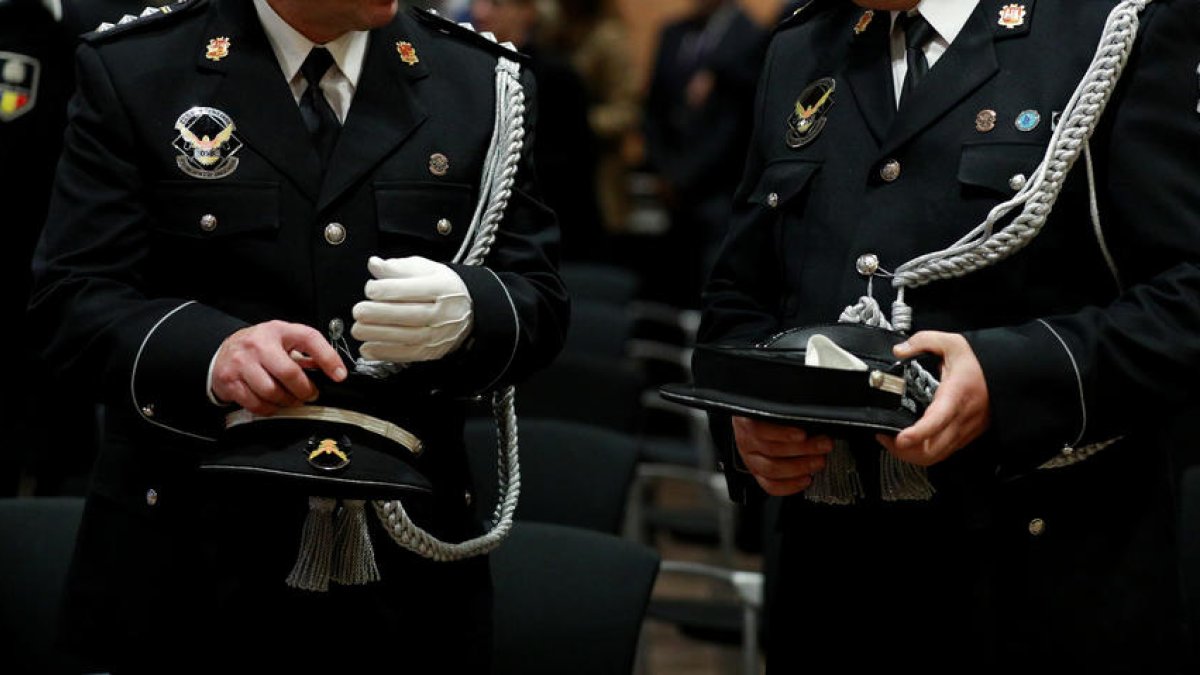 La formació la iniciaran dues persones, una de les quals aspirant d'un edicte anterior.