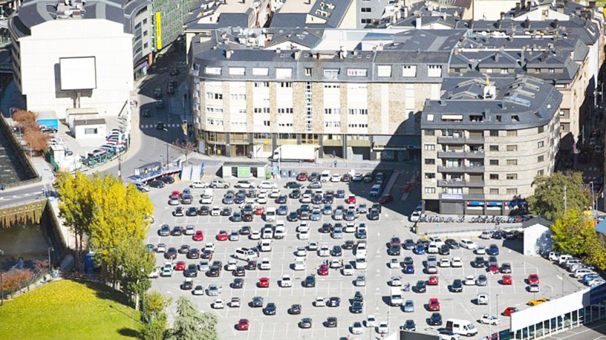 L'aparcament del Parc Central.