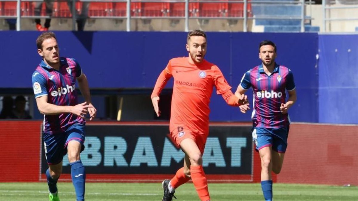 Marc Aguado, en una acció del partit (FC Andorra)