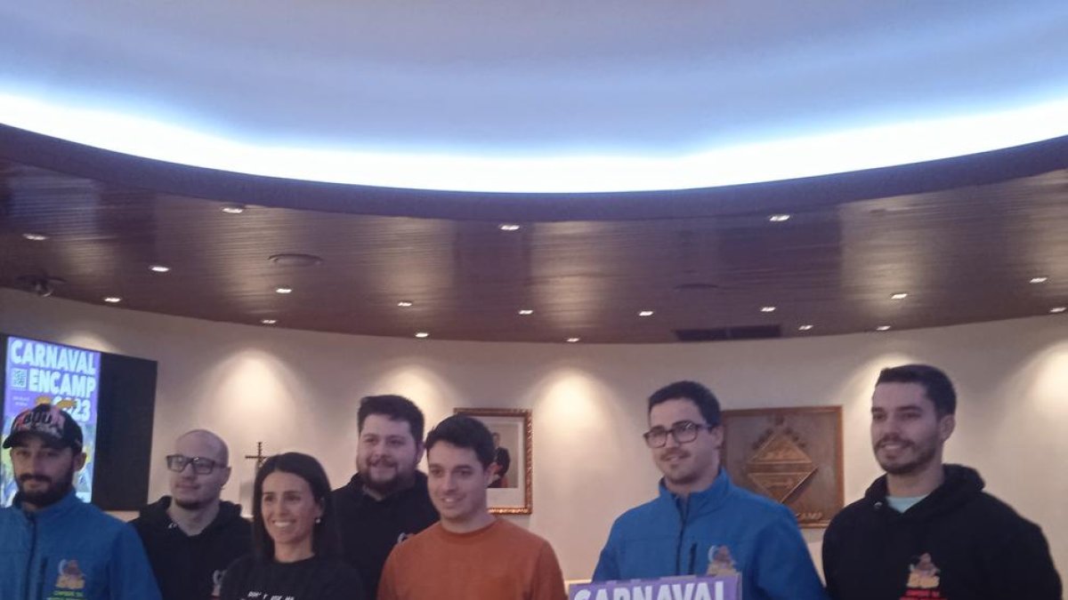 Entrega del premi al cartell al guanyador