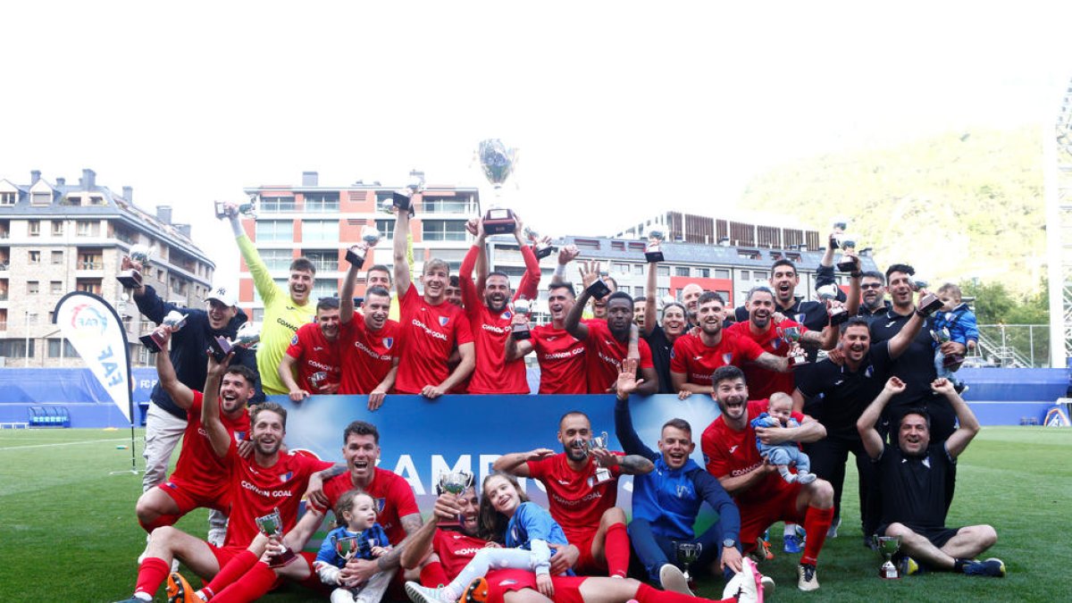 Els jugadors de l'Inter celebren el títol.