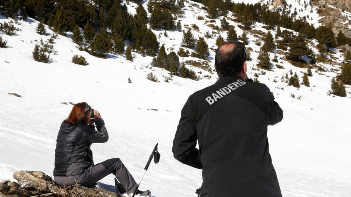 Agents dels banders durant un control.