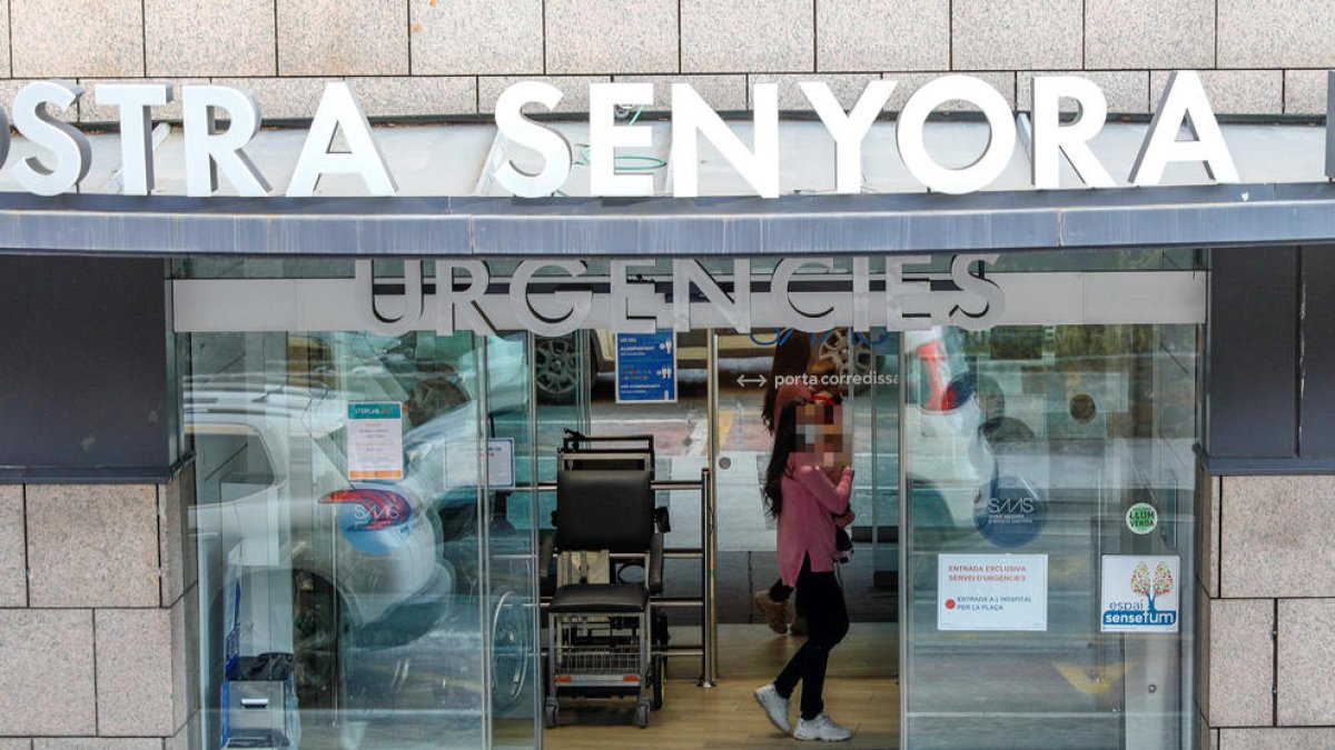 El servei d'urgències de l'hospital registra molt sovint esperes molt llargues dels pacients.