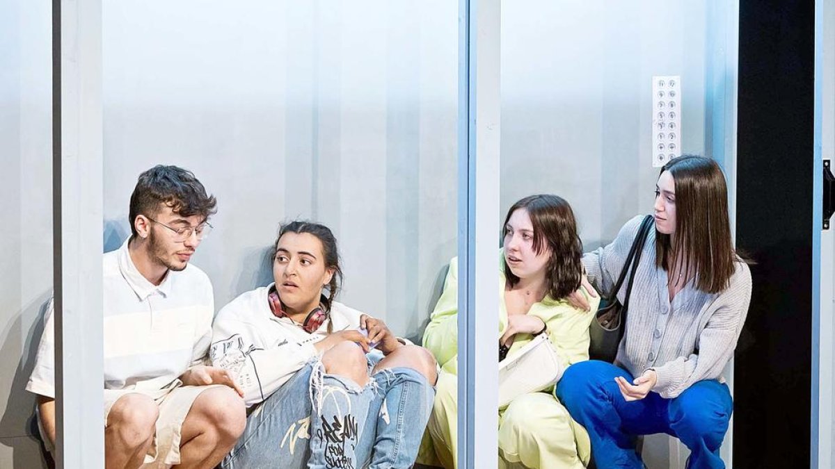 Un instant de l'obra 'Atrapats'.