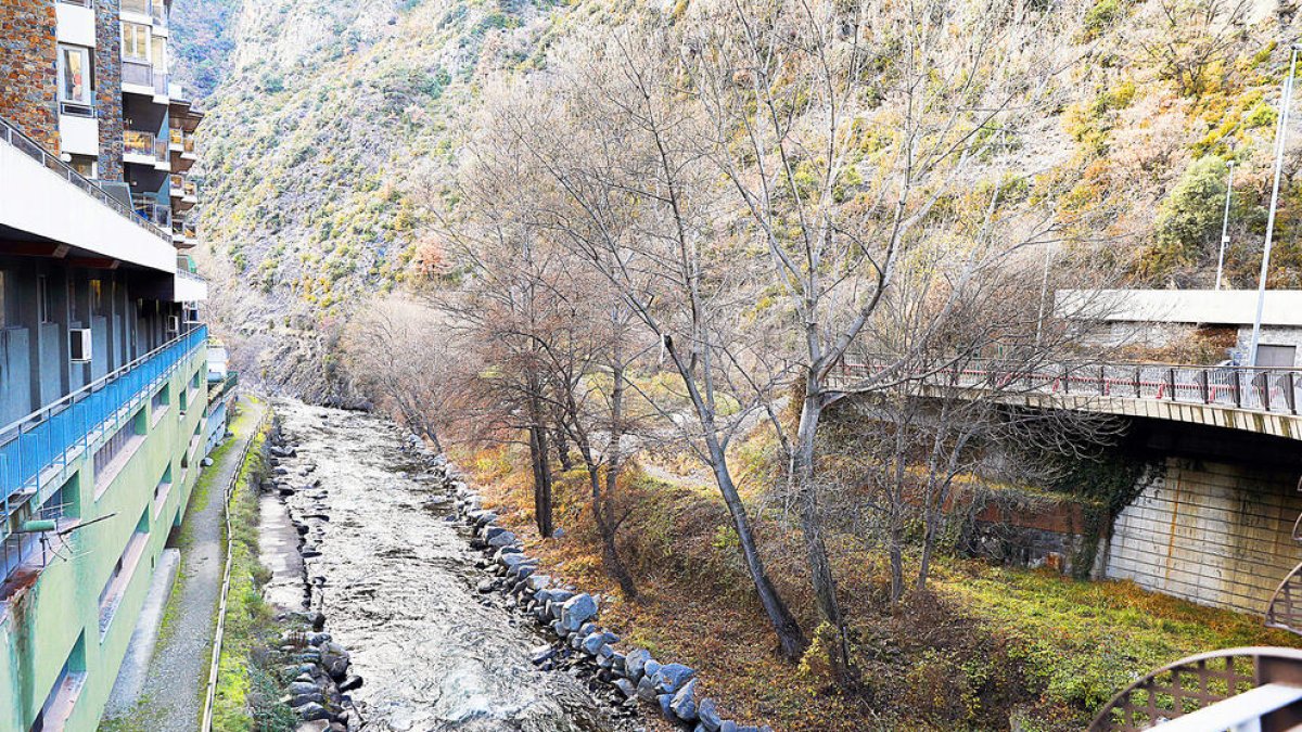 Inici del nou vial de Sant Julià, a l'altura de la rotonda del Túnel de la Tàpia.