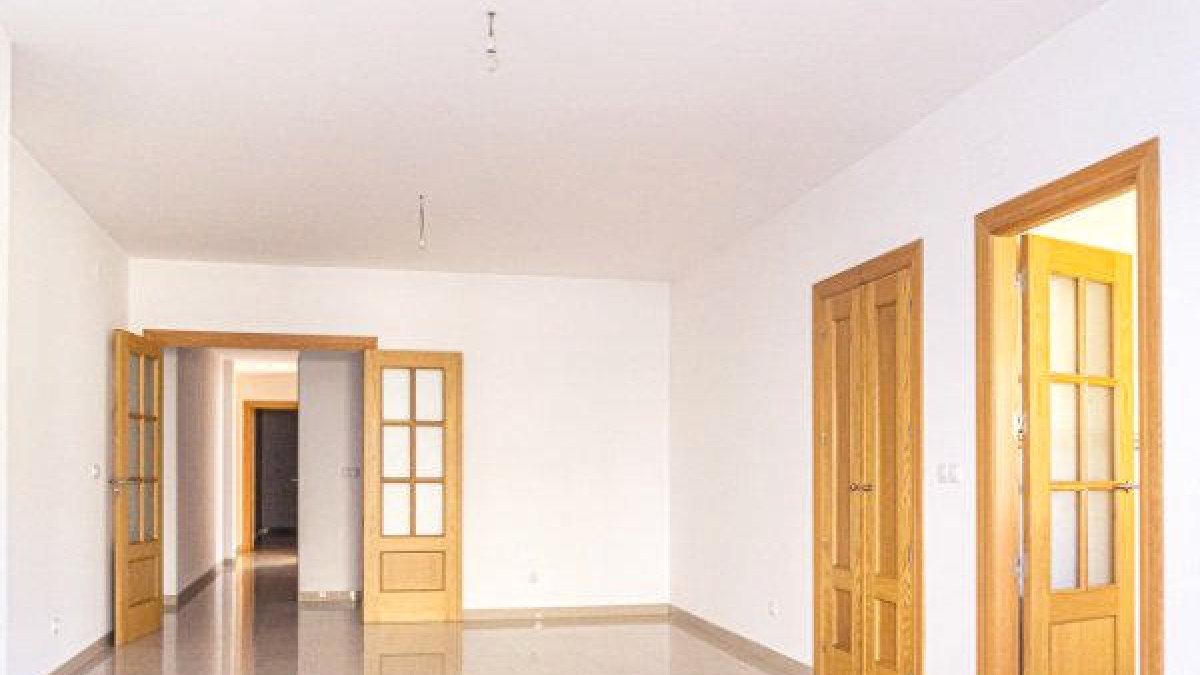 El saló d'un pis en venda.