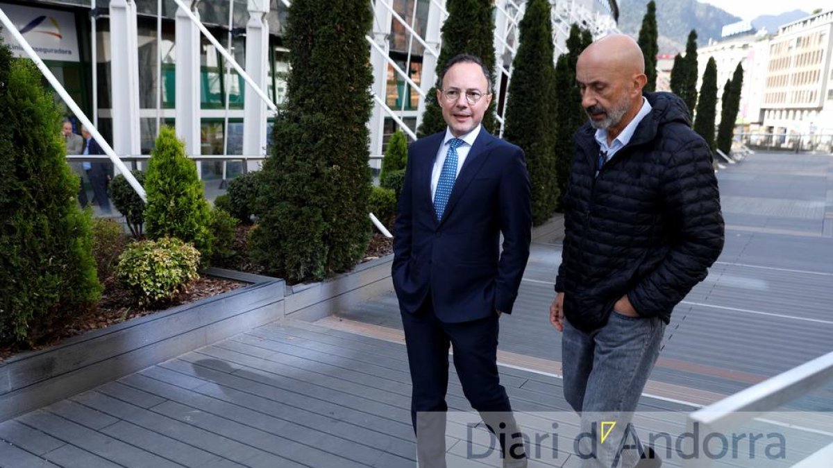 Xavier Espot i Joan M. Benazet en l'acte de campanya d'aquest matí