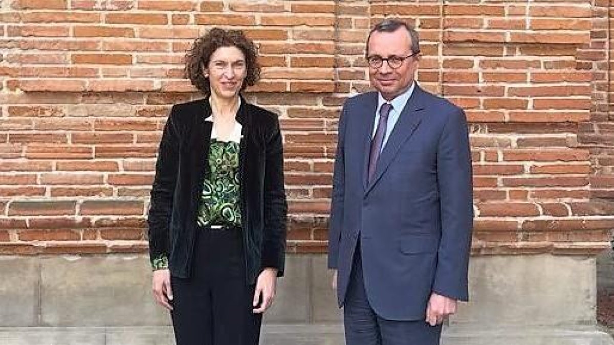 Maria Ubach amb el nou prefecte d'Occitània.