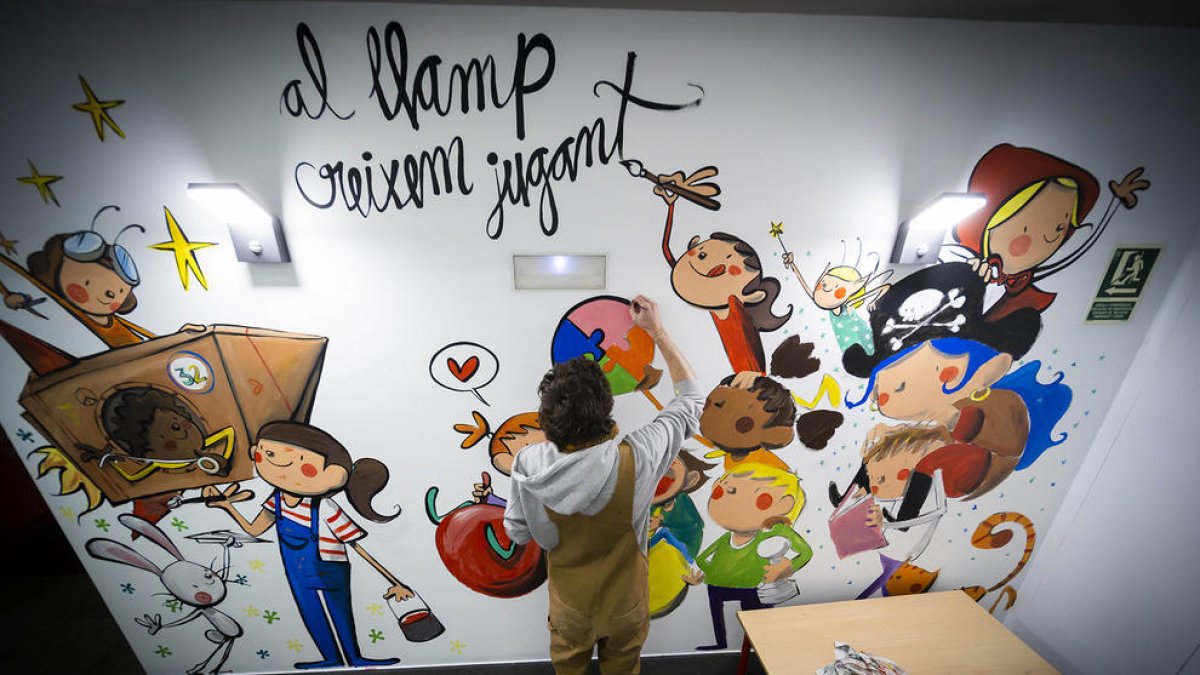 Murals de gran format fets per l'il·lustrador Joan Turu