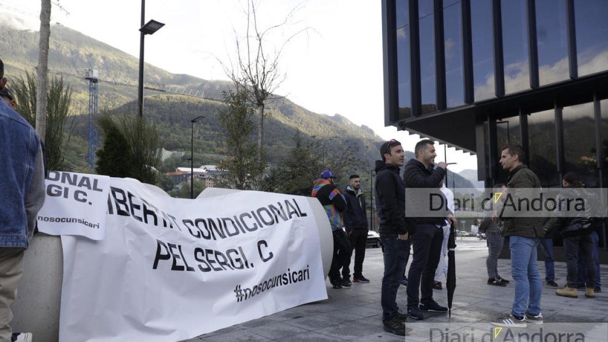 Concentració silenciosa per la llibertat condicional de Sergi C