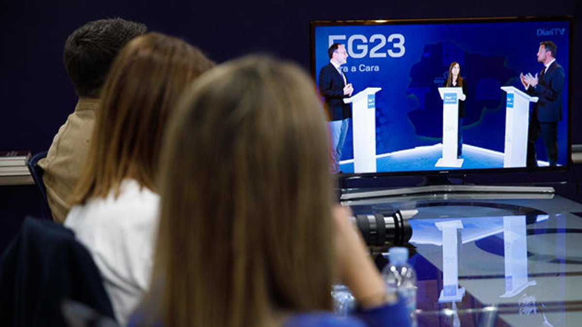 Els dos candidats van mantenir ahir a Diari TV el darrer cara a cara.