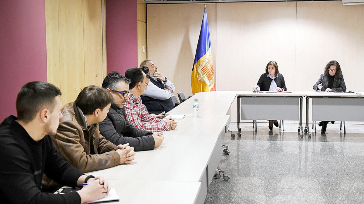 Reunió de la ministra Marín amb els sindicats públics.