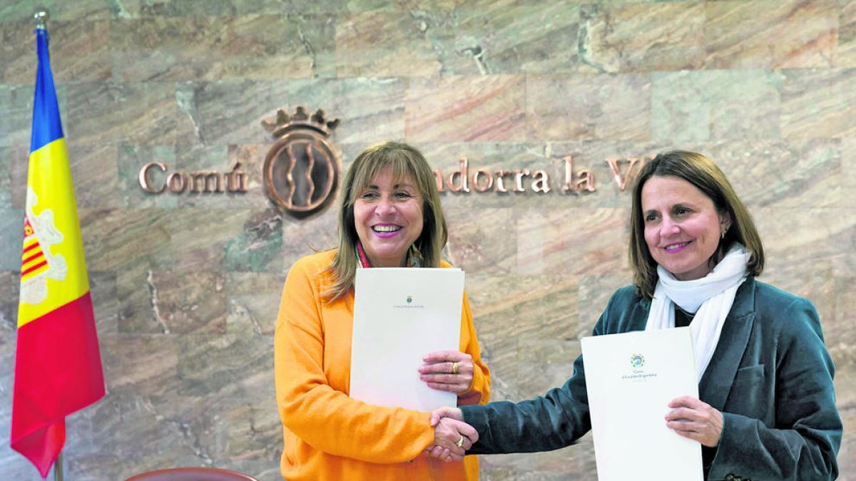 Signatura del protocol d'acord, ahir al comú d'Andorra la Vella.