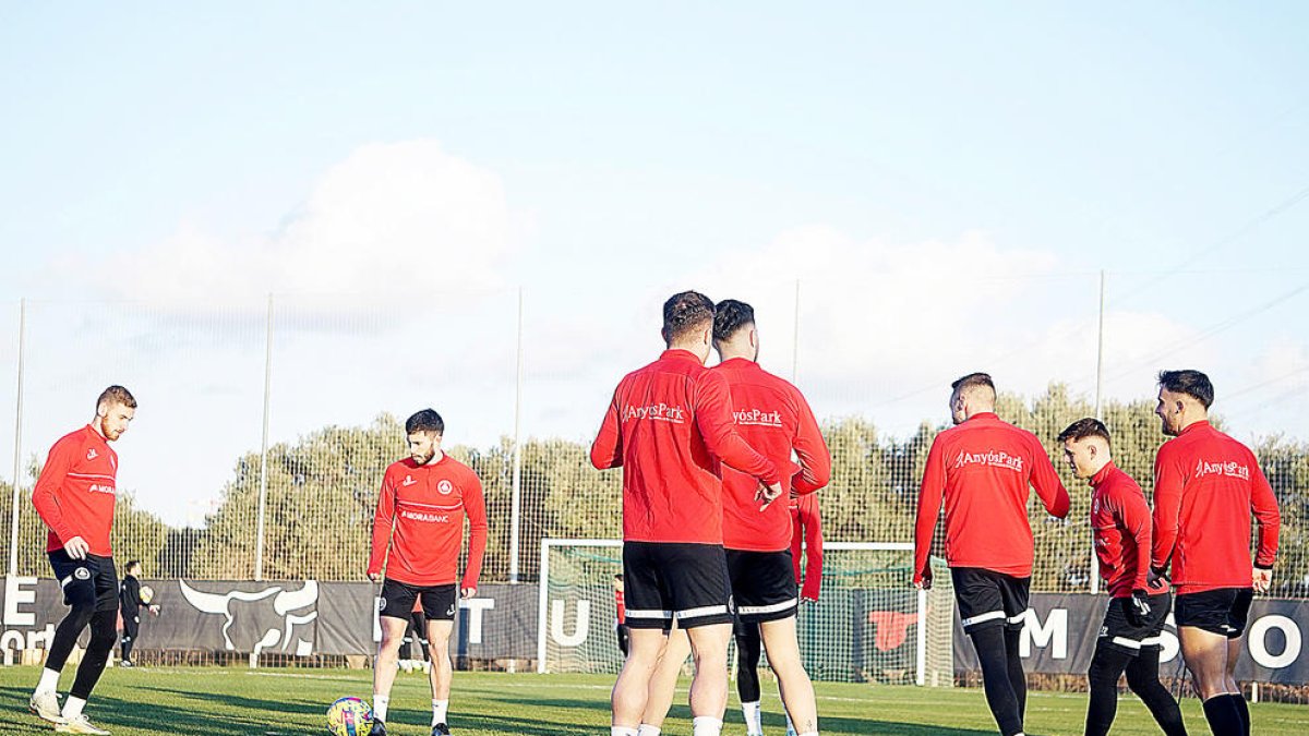 L'equip va entrenar ahir a terres valencianes.