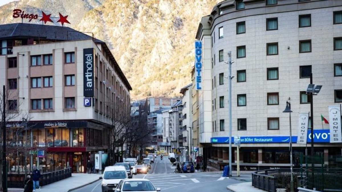 Restringit l'accés a Prat de la Creu per les obres de la xarxa de calor