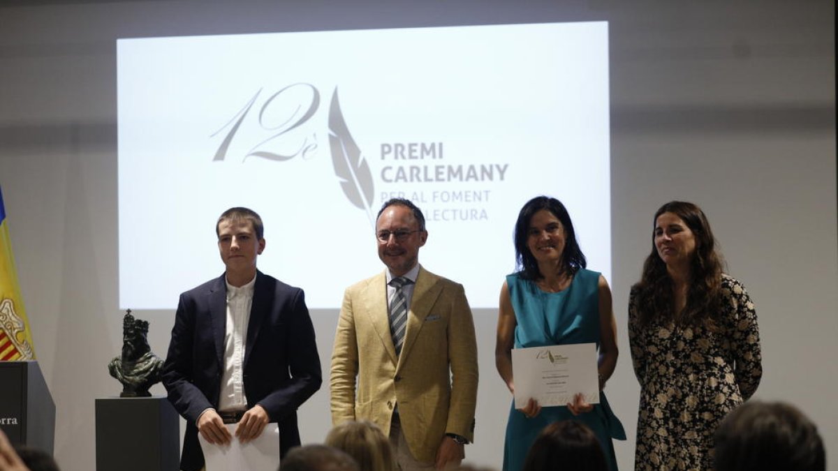 Laura Casanovas rep el Premi Carlemany per al Foment de la lectura