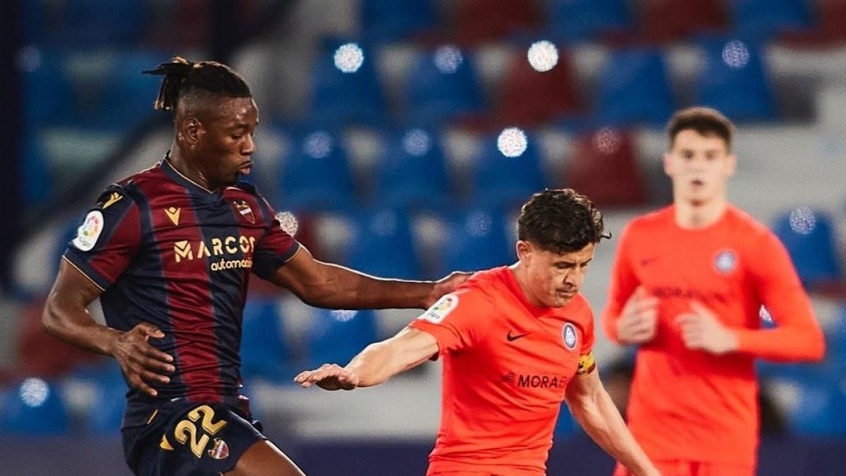 L'FC Andorra mereix més però cau a València contra el Llevant (1-0)