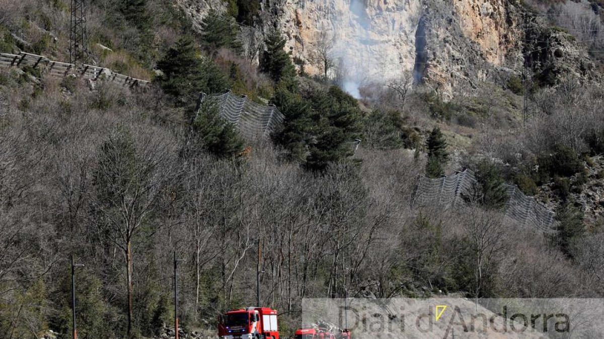 Els bombers s'han desplaçat a la zona on un pagès feia una crema controlada a Encamp