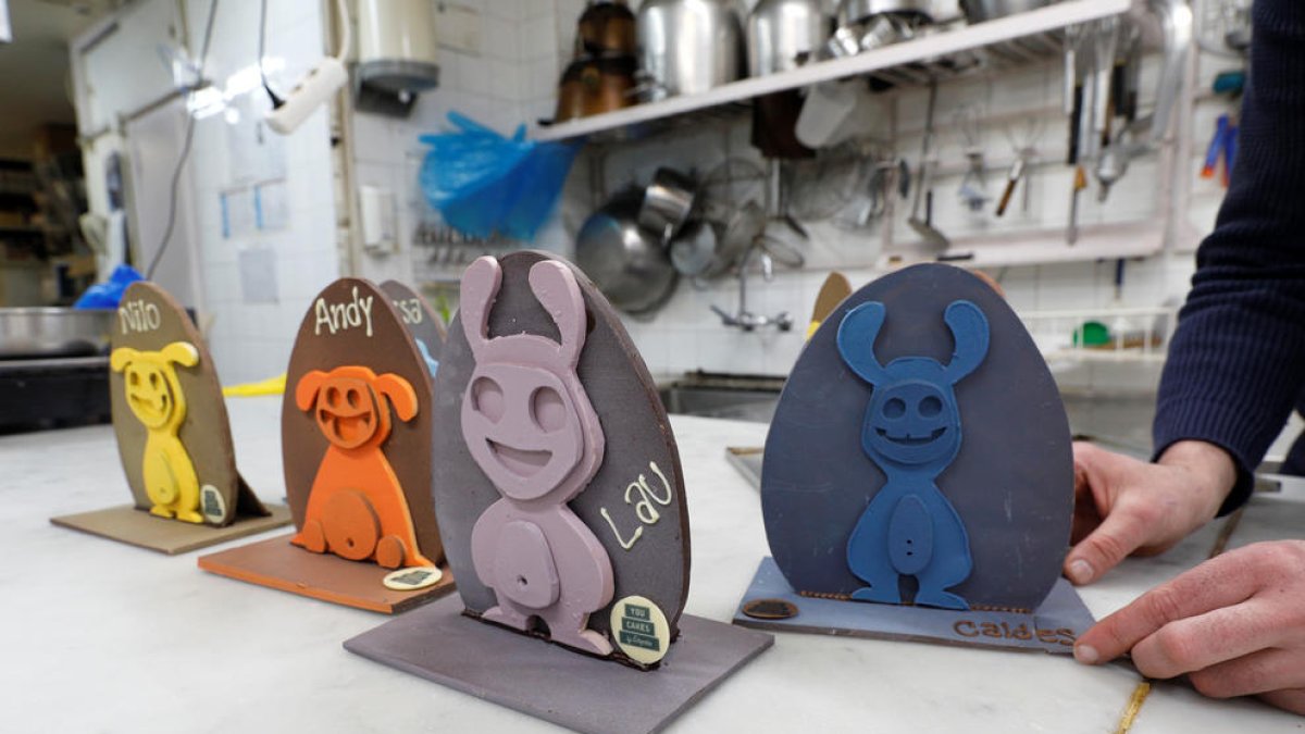 La pastisseria Estopiñán ha fet ous de pasqua amb tamarros.