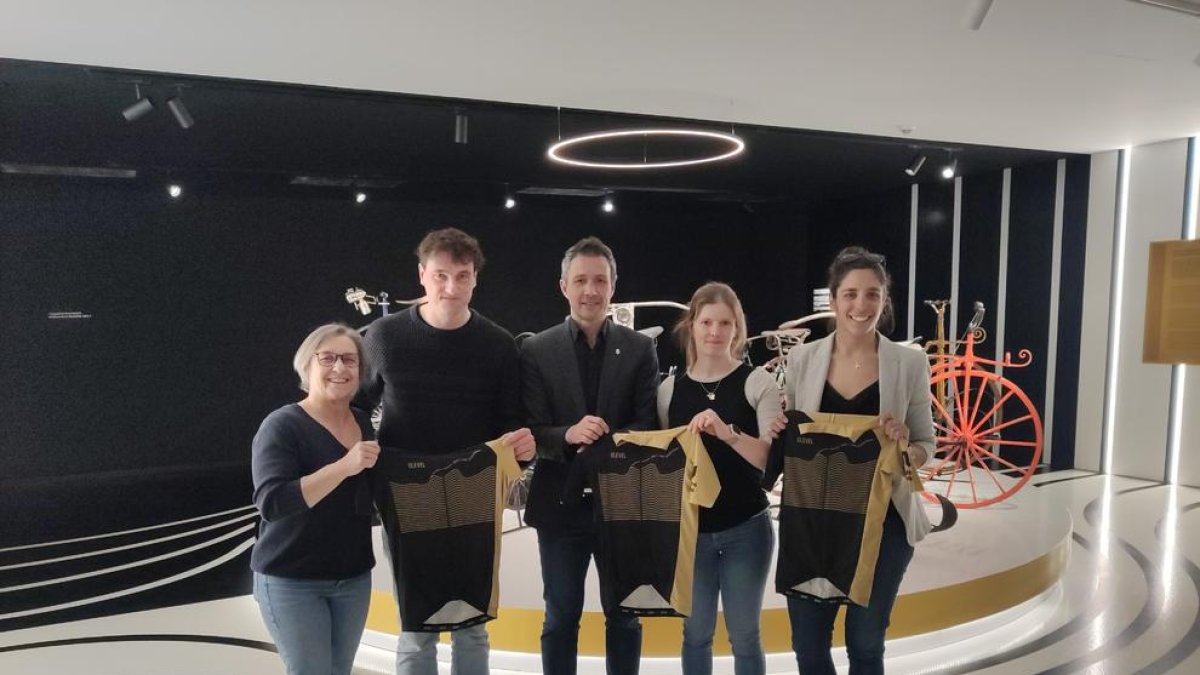 Entrega de premis a les dones que van completar el repte del Bici Lab Andorra