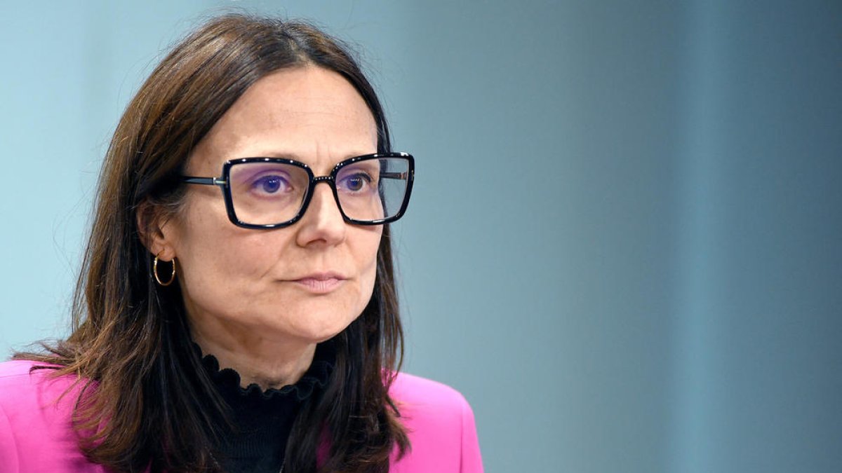 La ministra de Justícia i Interior, Ester Molné, en la roda de premsa d'ahir.