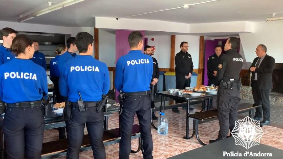 La xerrada del director de la policia.