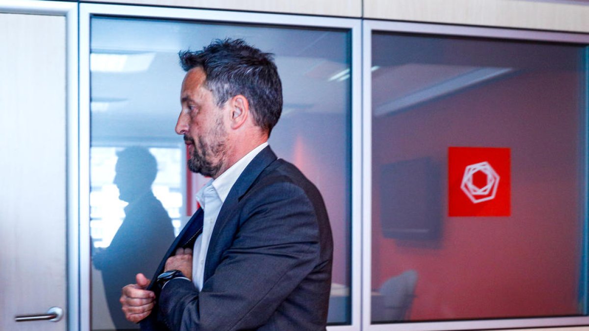Pere López ahir a la seu del Partit Socialdemòcrata.