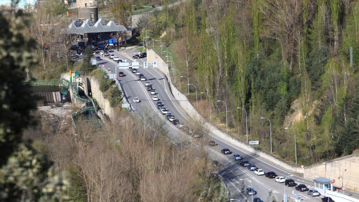 L'afluència de vehicles serà enguany una mica menor per Setmana Santa.