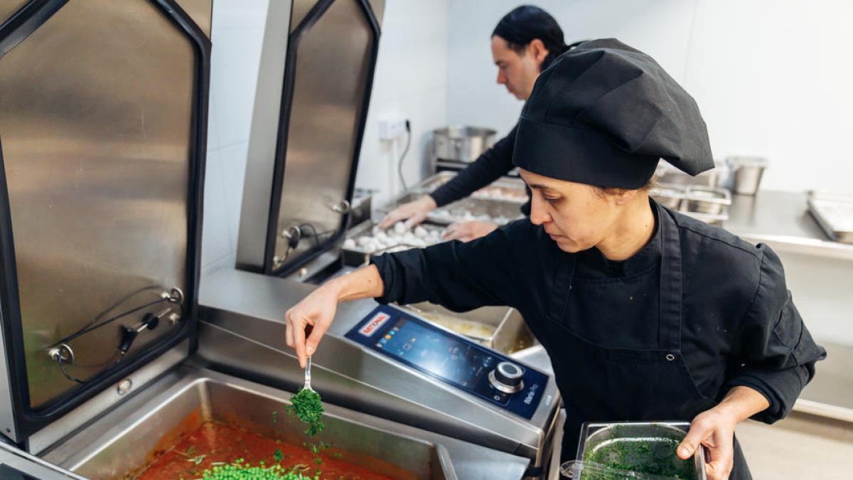 Càritas atén 53 persones en precarietat alimentària