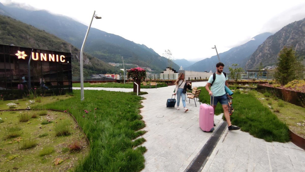 La passarel·la es va obrir ahir.