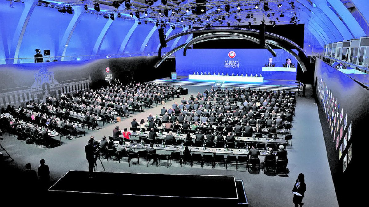 Un instant del congrés de la UEFA a Lisboa.