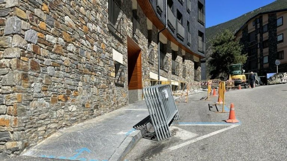 Inici dels treballs a la carretera dels Cortals