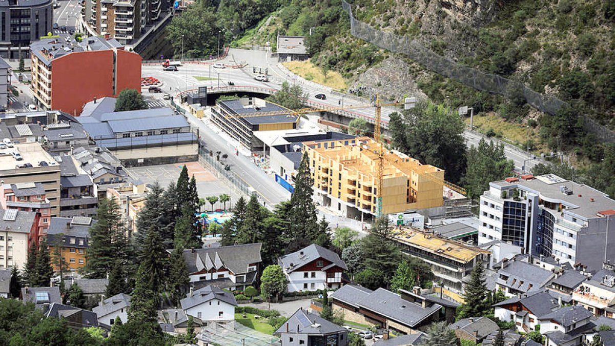 Vista d'edificis a Sant Julià de Lòria.