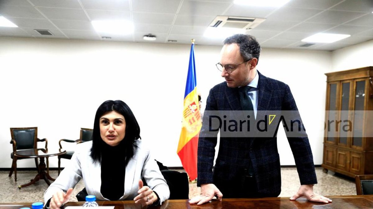 Carine Montaner en la presentació de la llista ahir a Govern