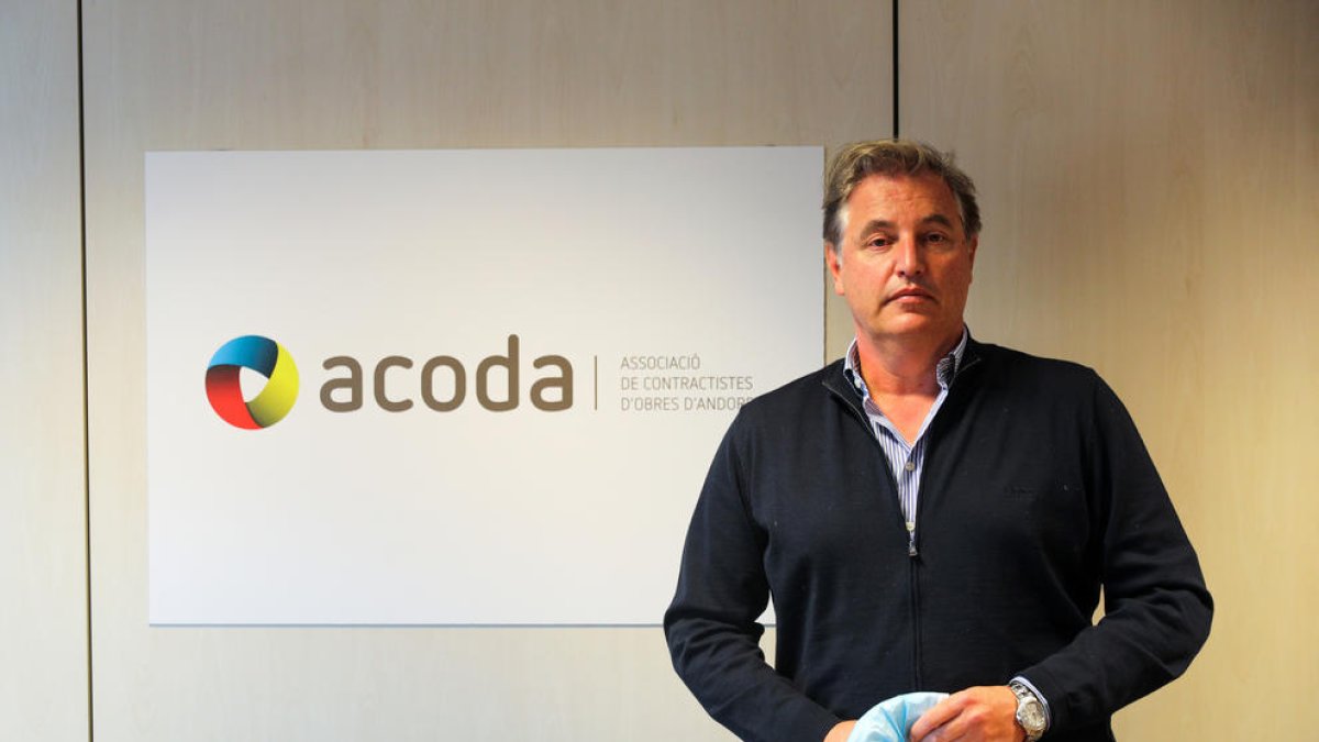 Josep Roca, president de l'Acoda, a la seu de l'associació.
