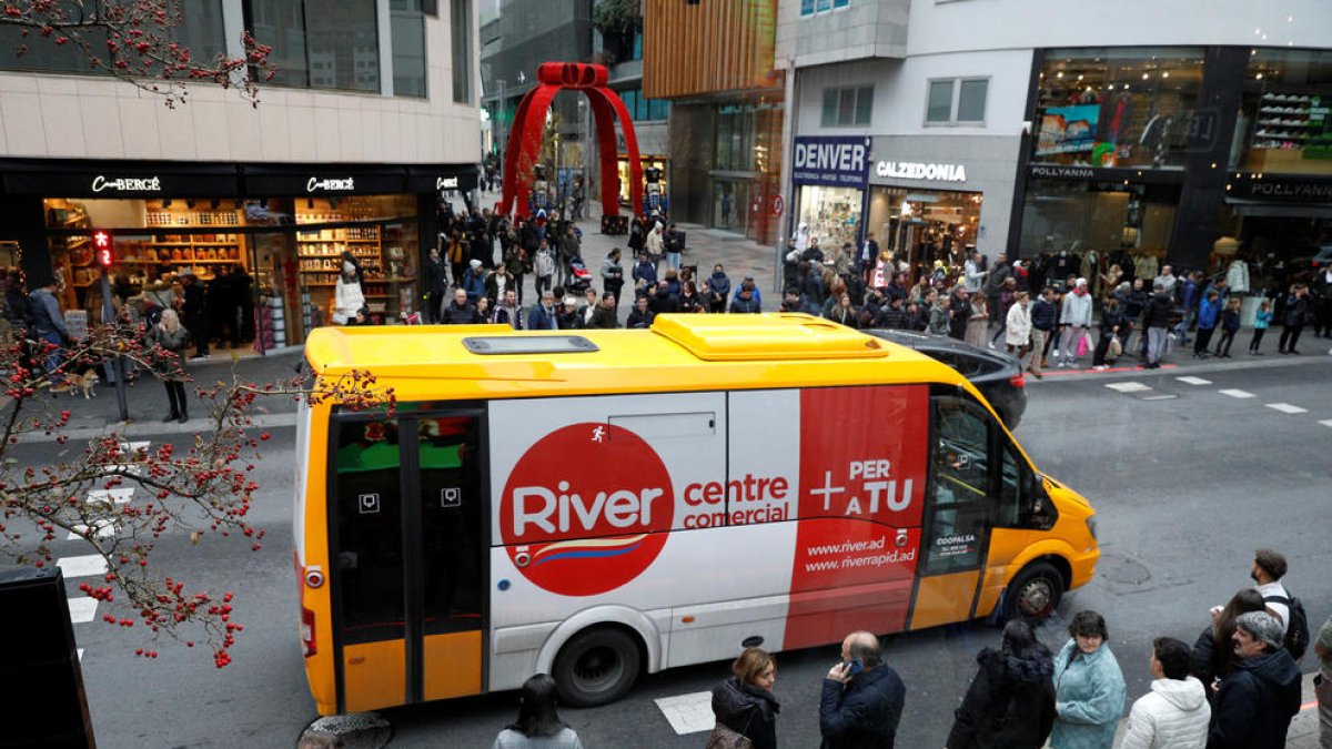 Les empreses negocien amb el Govern la compensació pel transport gratuït.