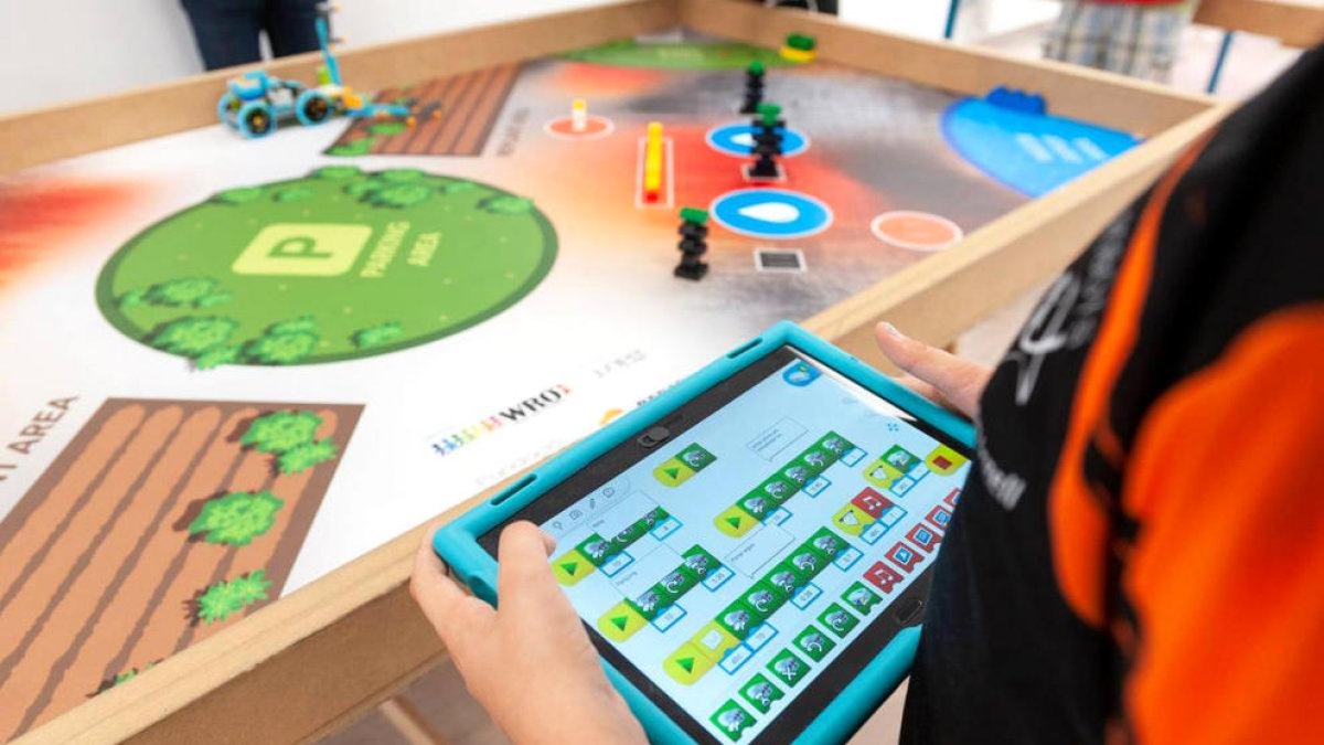 Competició de robòtica d'Andorra Telecom.