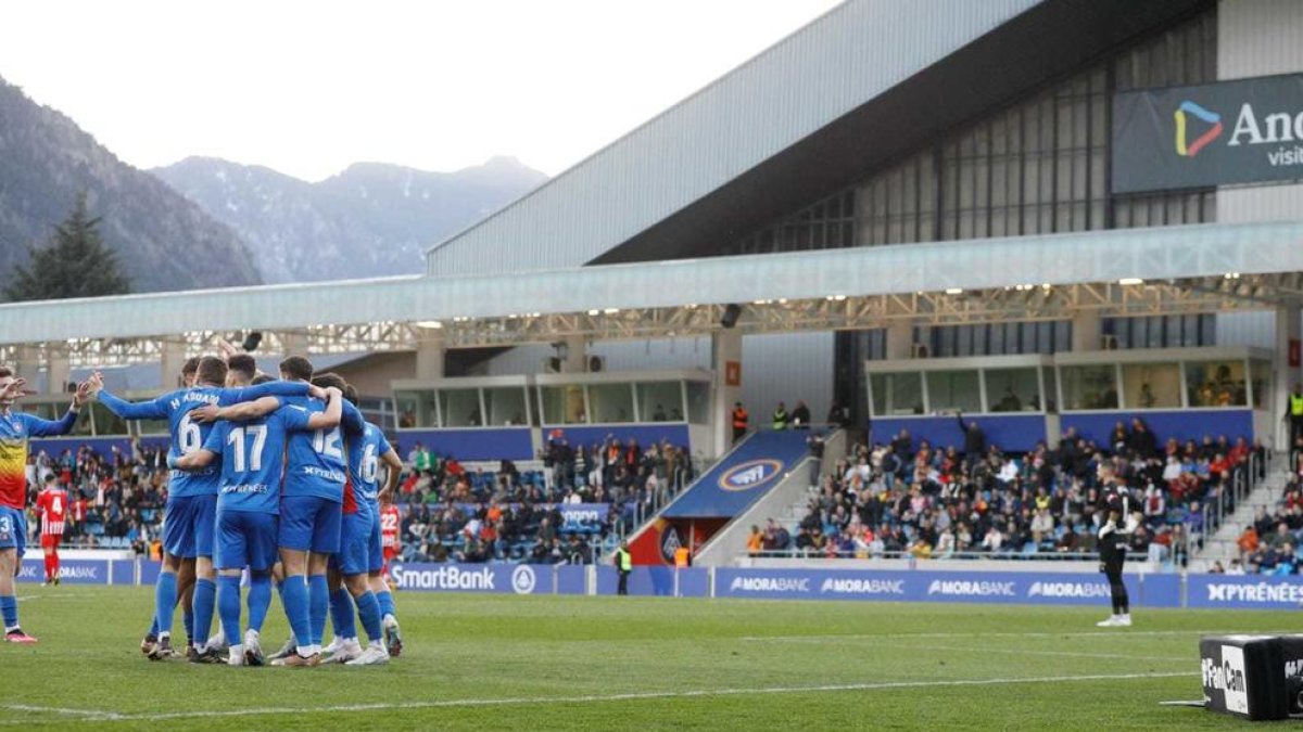 Un moment del partit.