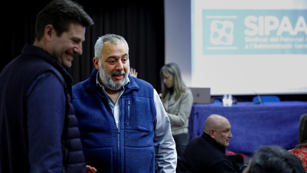 El president del Sipaag, Lluís Anguita, en una reunió del sindicat.