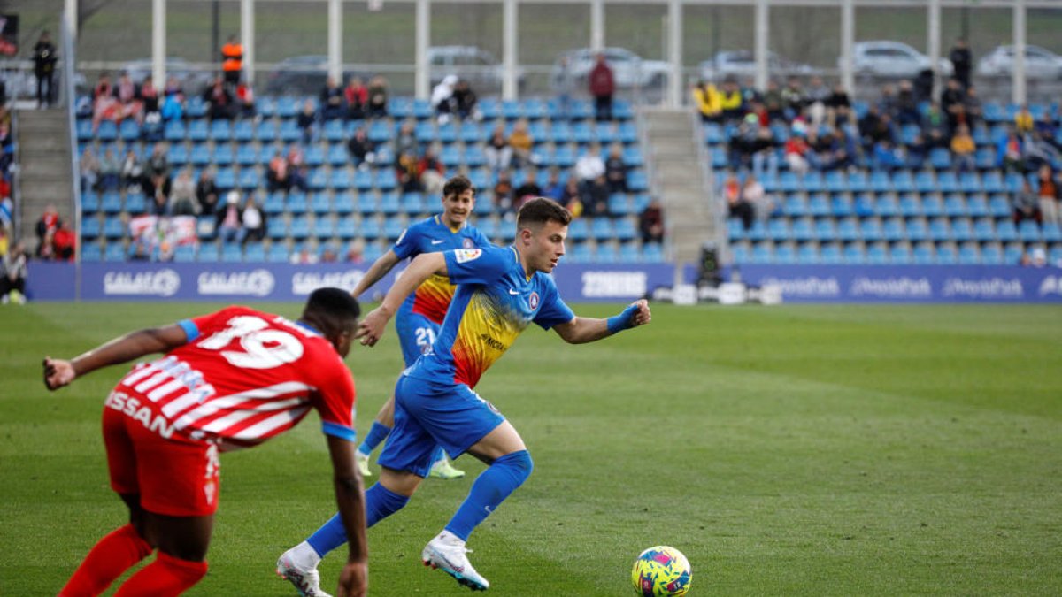 Germán Valera, durant el partit contra l'Sporting.