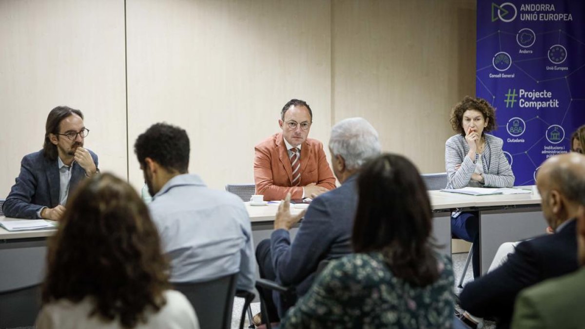 Espot i Riba reunits amb els agents socials i econòmics del país