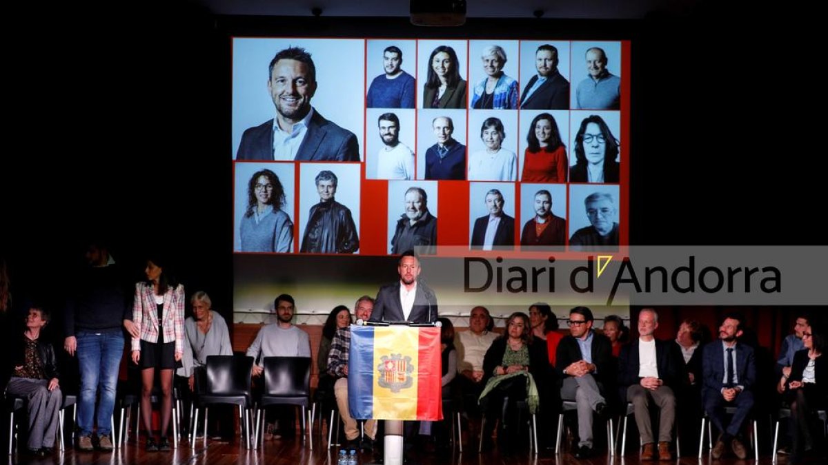 López i els membres de la candidatura