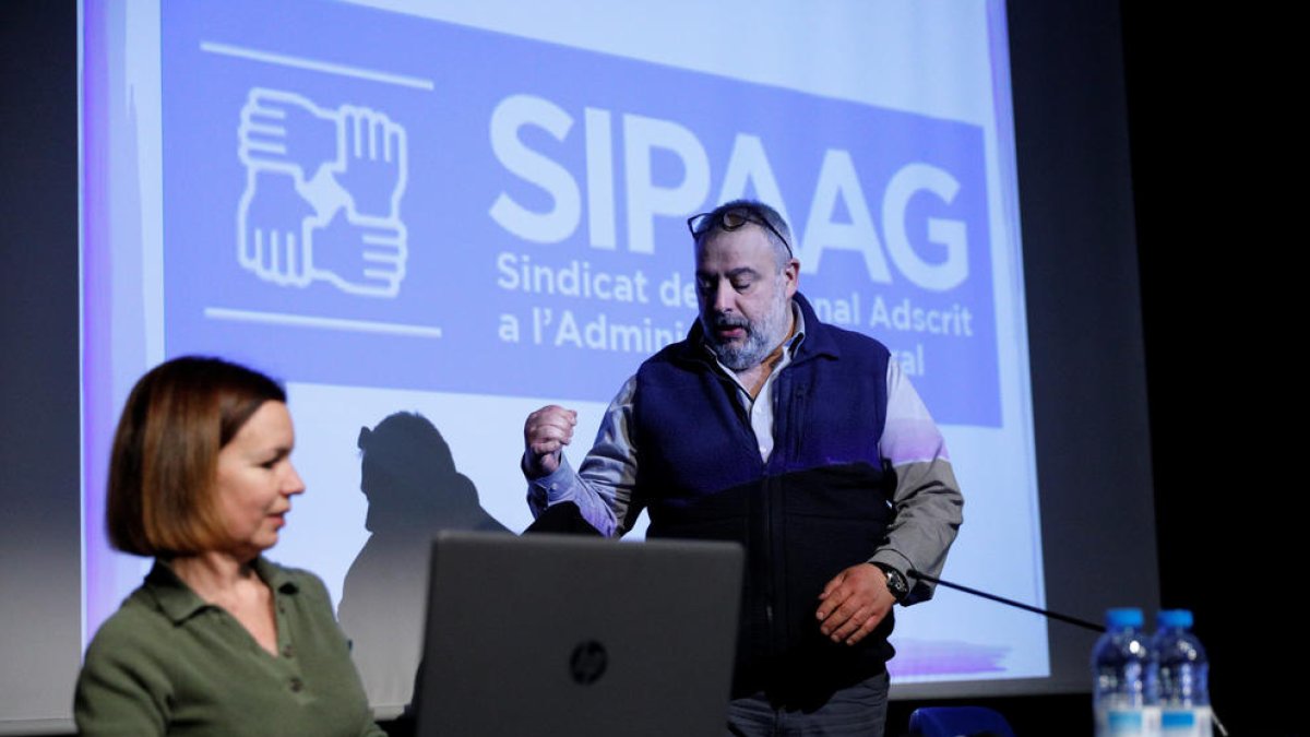 Una reunió del Sindicat del Personal de l'Administració General.