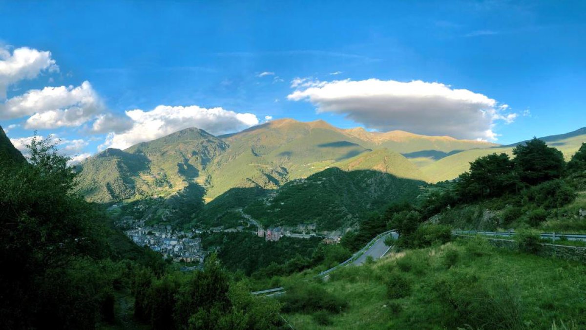 L'accés rodat al camp de Claror està controlat des del maig.