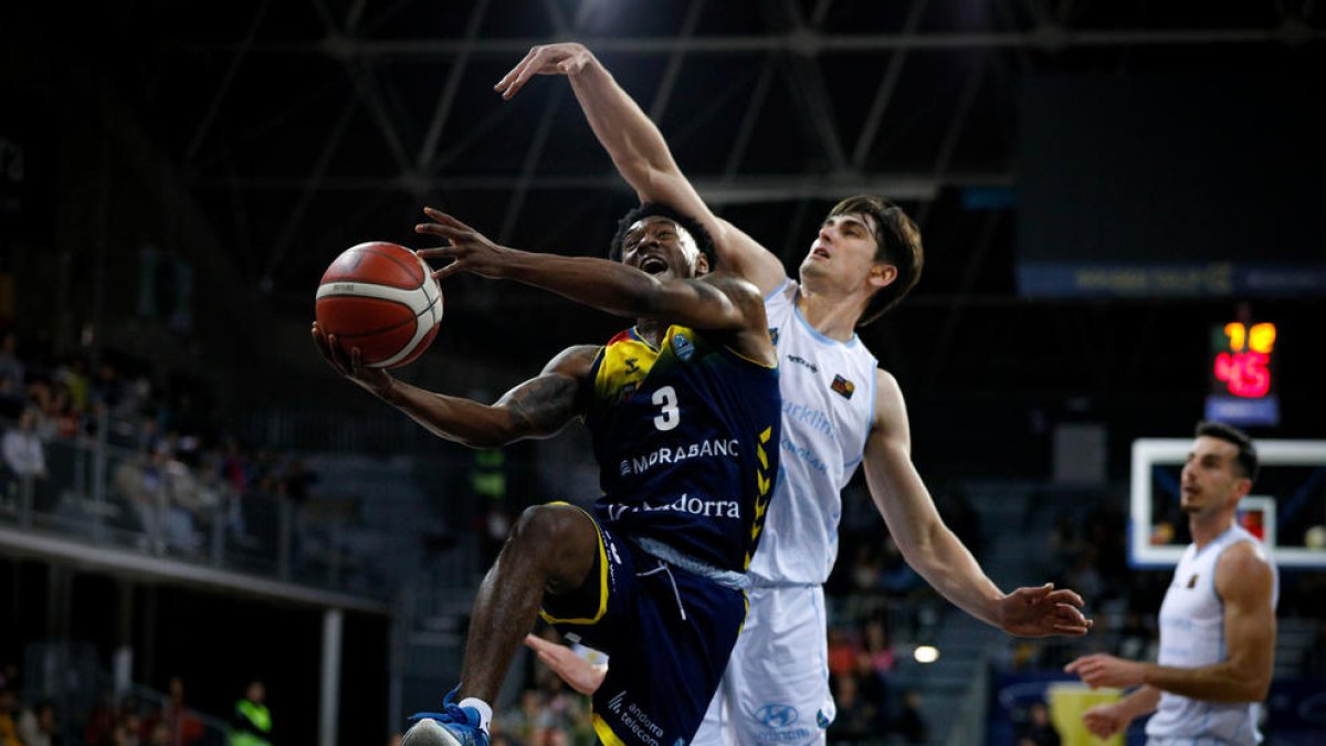 Speight, en un duel d'aquest curs al Poliesportiu.